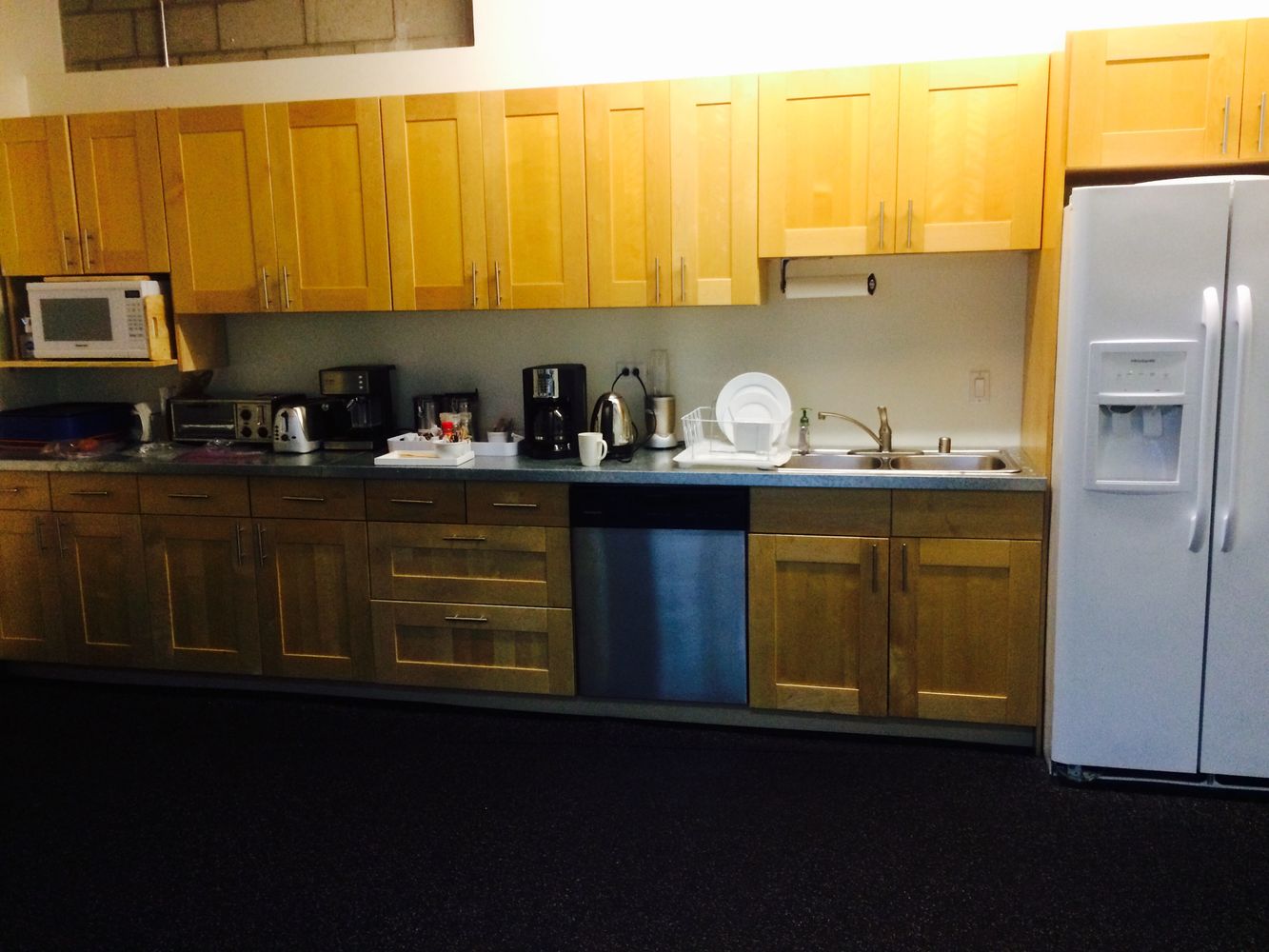 Fox Offices: 4056 Del Rey Avenue, Marina del Rey, CA 90292